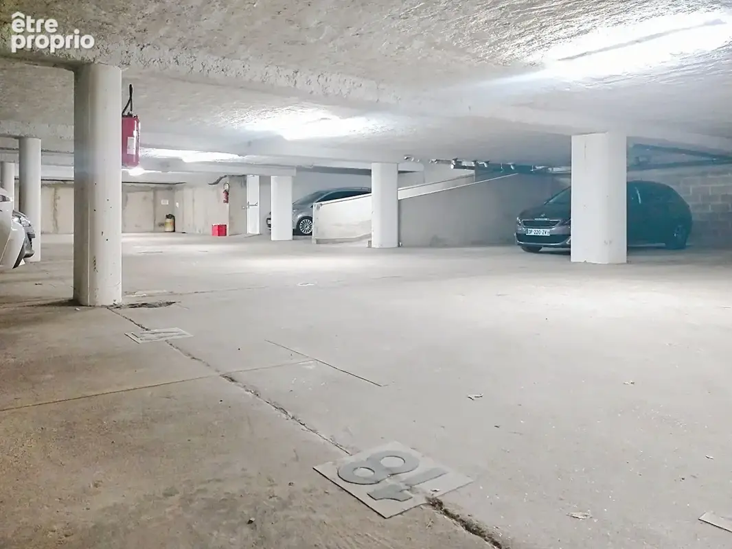VINCENNES : PARKING 14m² Angle Jarry/Libération - photo 4