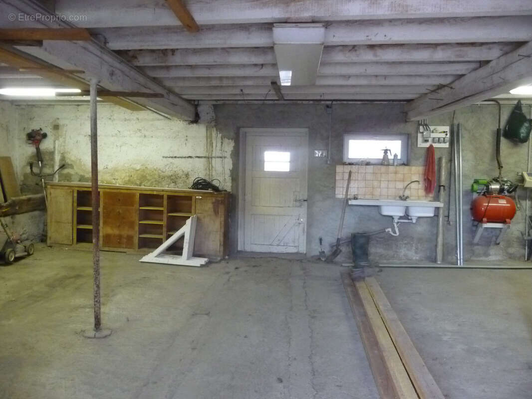 Maison à SAINT-ROMAIN-LE-PUY