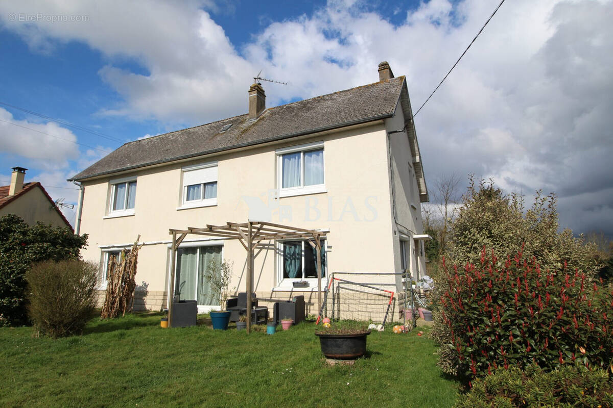 Maison à AMFREVILLE-LA-CAMPAGNE