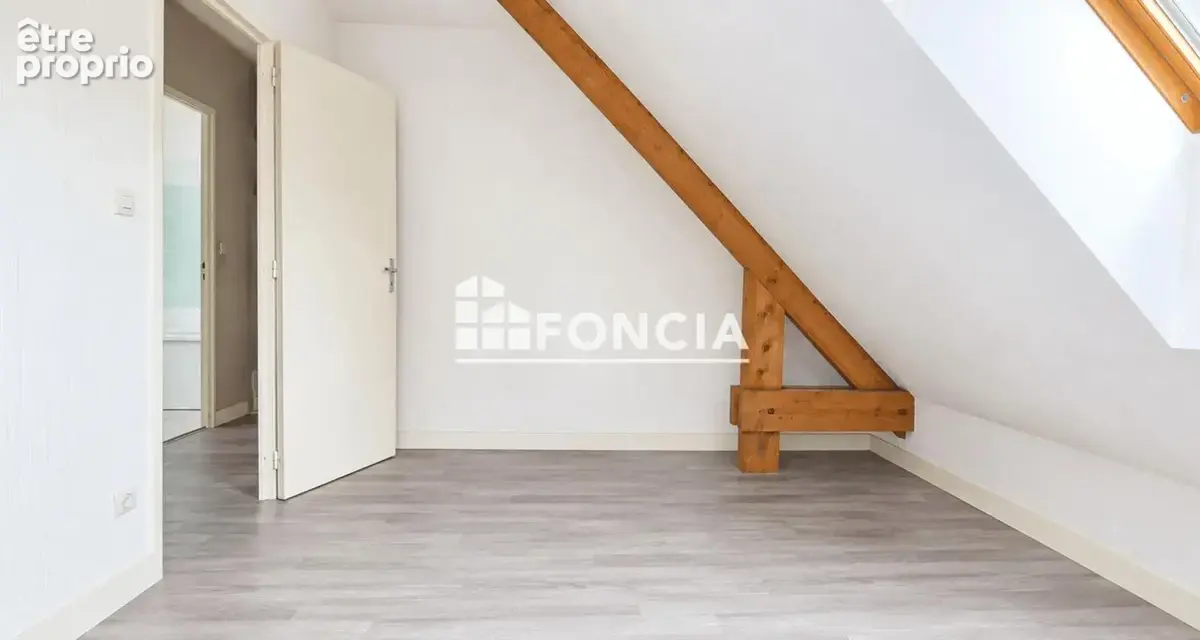CHEZY-SUR-MARNE - A vendre : Pavillon T6 de 129 m2 - 3 chambres, Garage et Jardin - photo 9