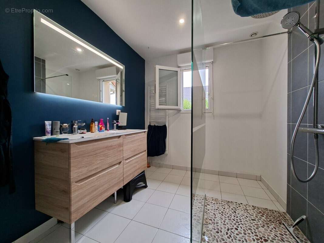 Maison à NOTRE-DAME-D&#039;ALIERMONT