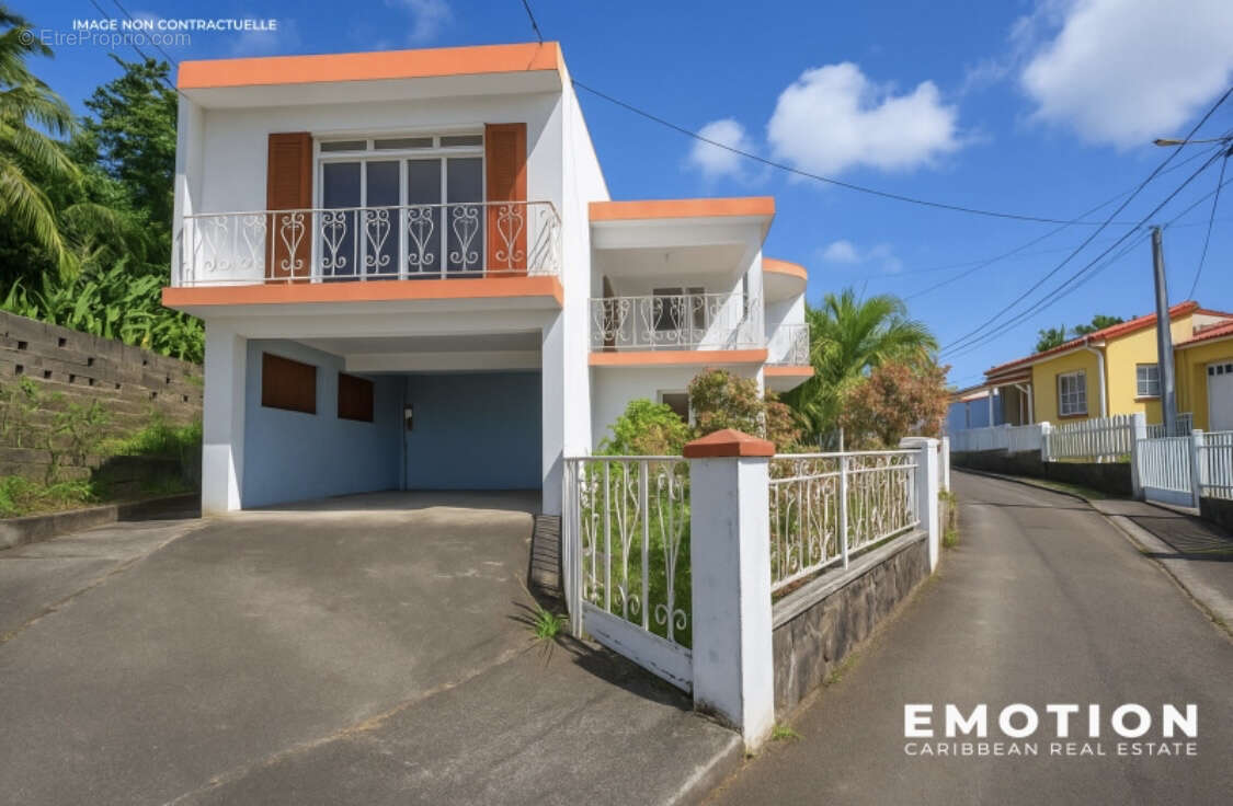 Maison à BASSE-TERRE