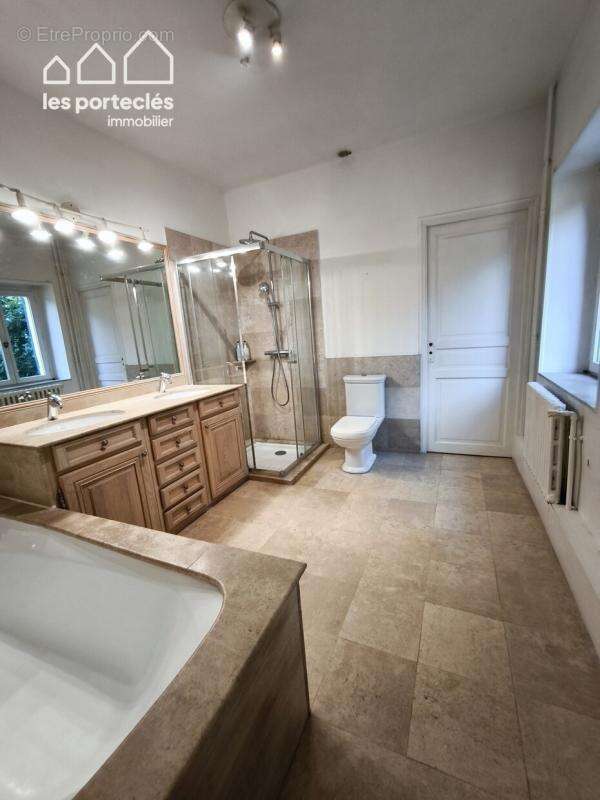 Demeure ancienne rénovée  11 pièces - 7 chambres - photo 14