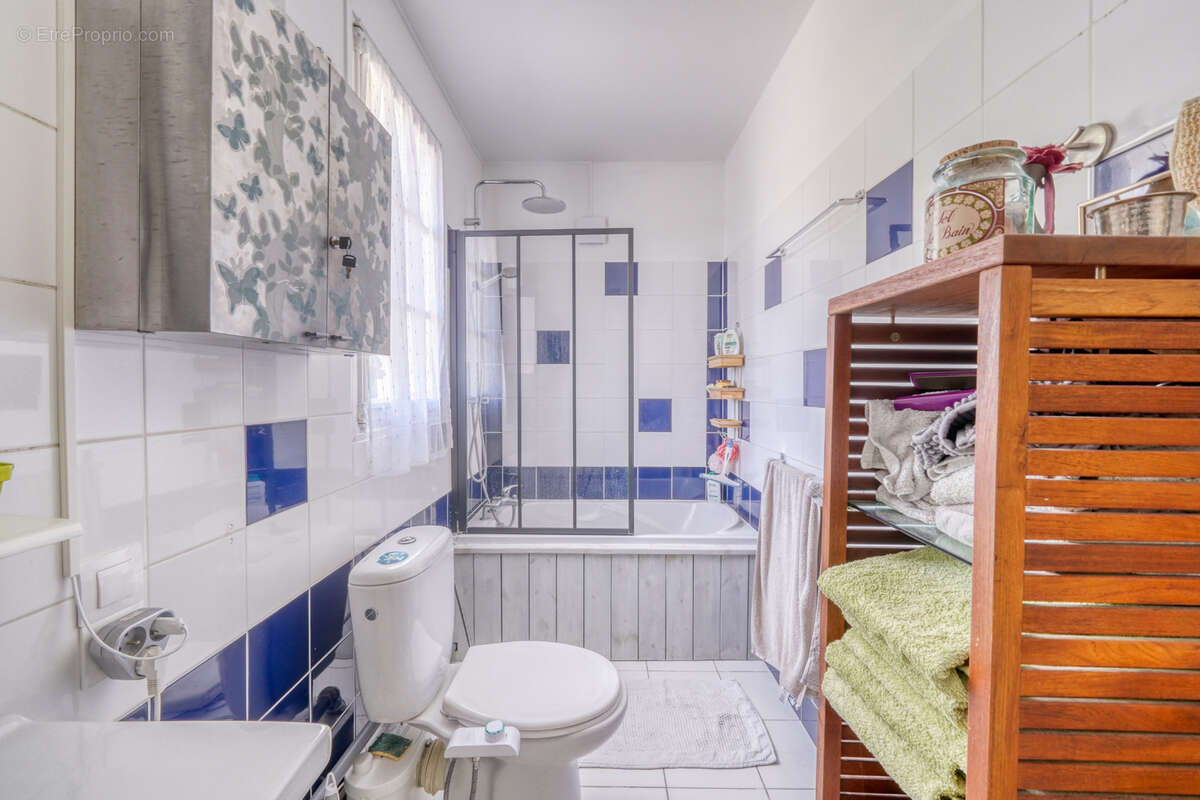 Maison en R+1 8 pièces de 202m2 habitables avec atelier et piscine le tout sur parcelle de 1509m2 - photo 14