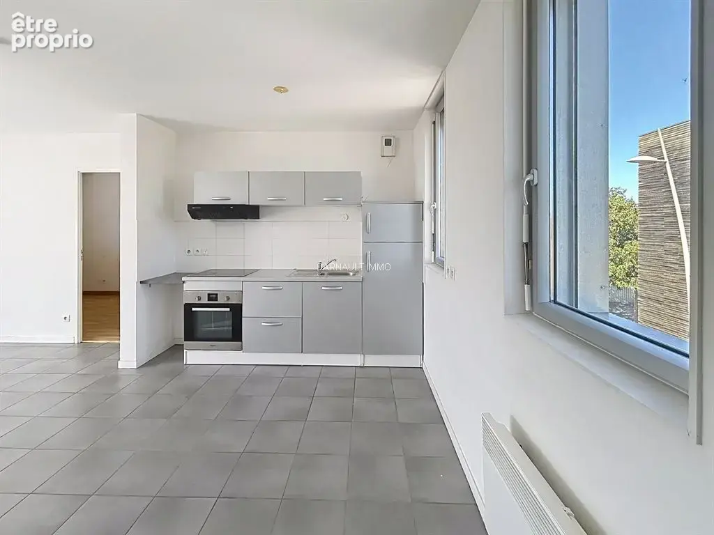 Appartement t2 au dernier etage, lumineux, au calme et traversant - photo 3