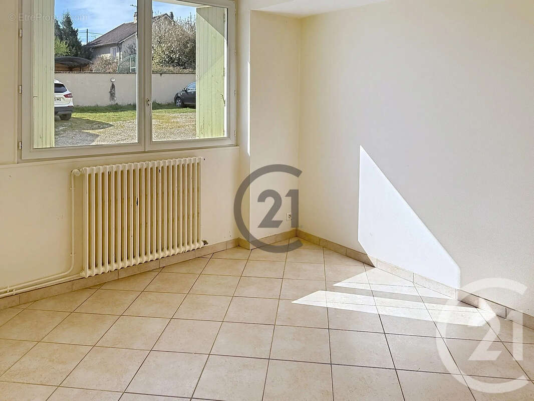 Appartement 84 m² à Auxerre  - photo 3