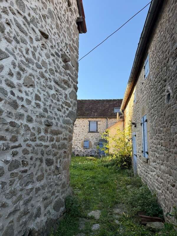 Maison à BUSSIERE-DUNOISE
