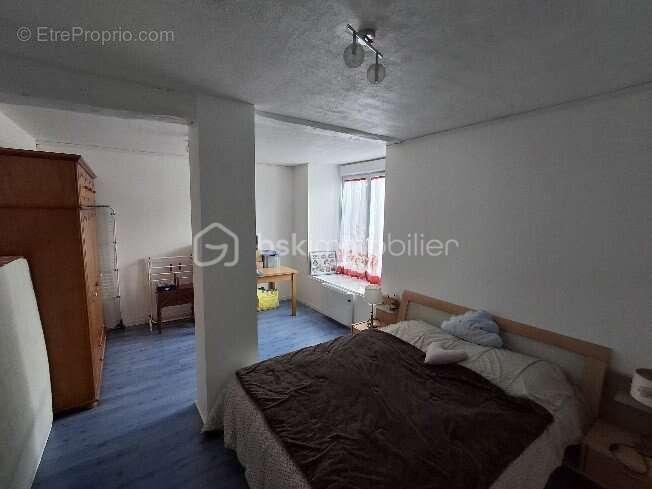 Maison à PLESSIS-SAINT-JEAN