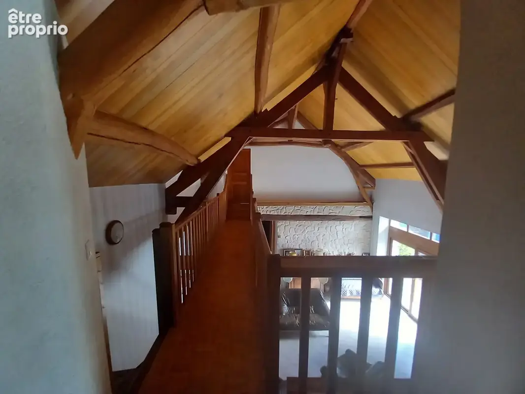 Maison de village 186 m2 habitables avec dépendances, studio et grand terrain - photo 15