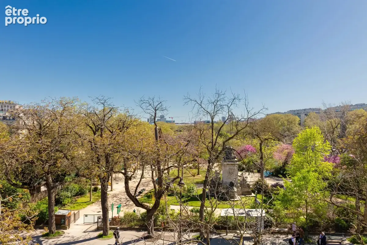 Île Saint Louis - Appartement de 77m² avec vue dégagée sur Seine - photo 2