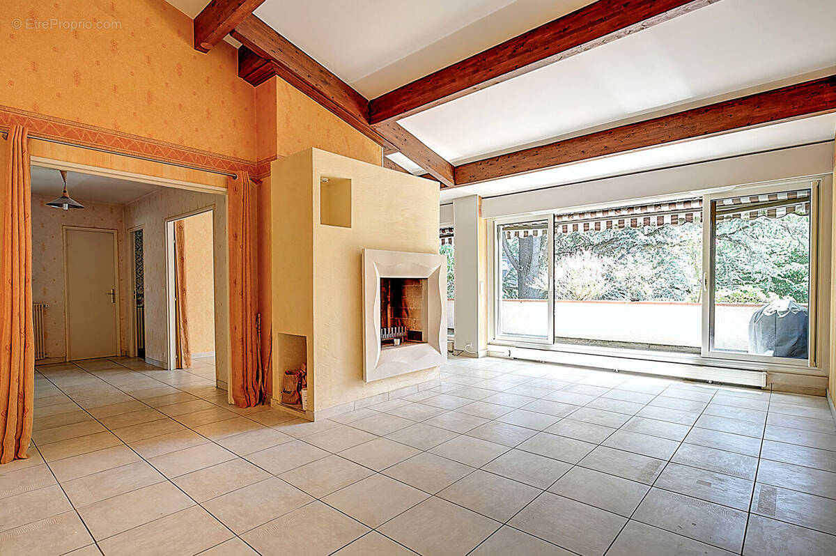 Appartement à VILLE-D'AVRAY