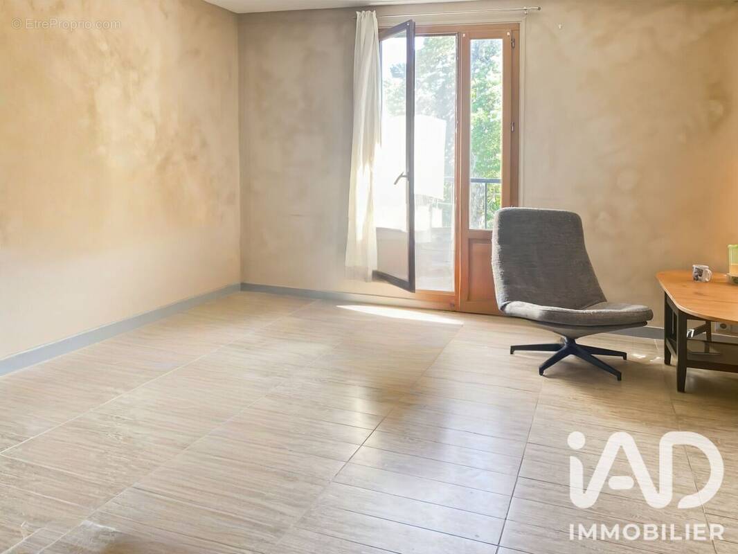 Photo 1 - Appartement à BRIE-COMTE-ROBERT