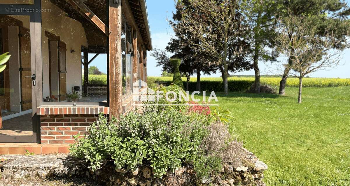 CHARTRES SUD - Maison familiale de 212 m² avec jardin et vue sur la nature - photo 14