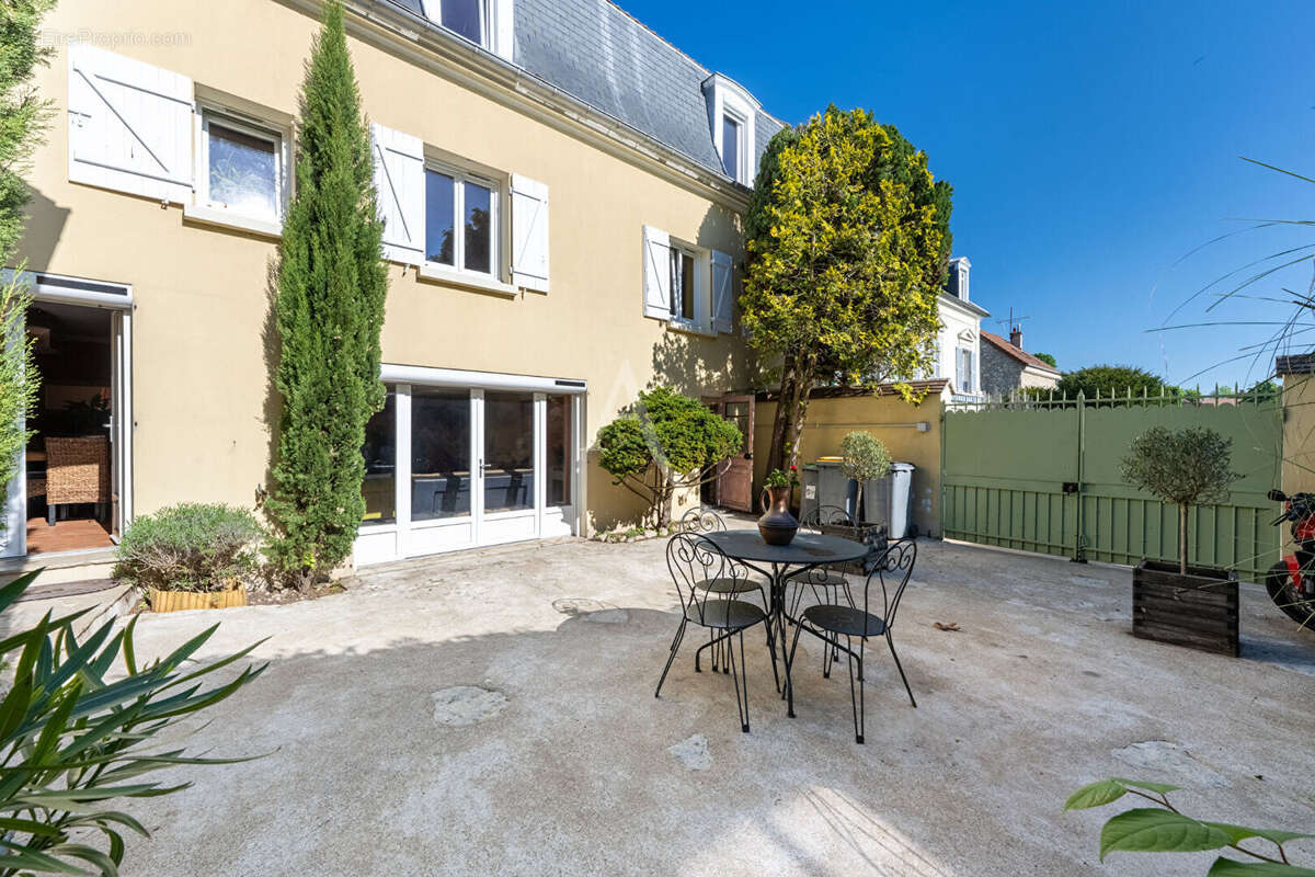Hardricourt - 8 pièce(s) - 186 m² - 5 chambres - photo 2