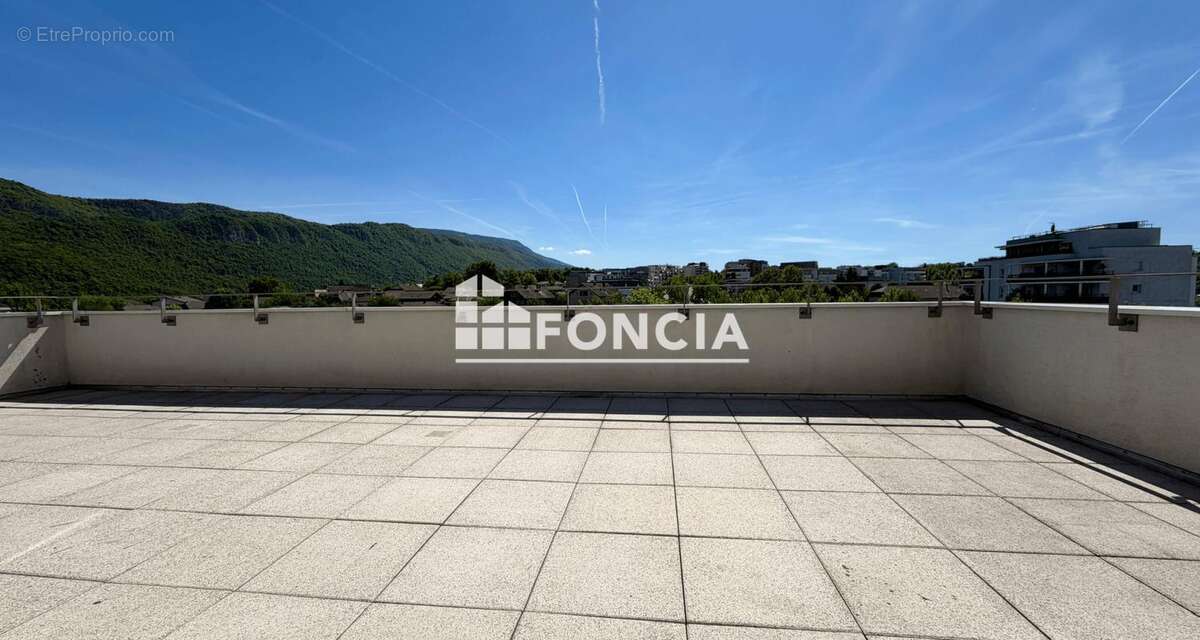 SEYNOD – Appartement T3 dernier étage avec terrasse de 35 m² plein sud et vue montagnes - photo 10
