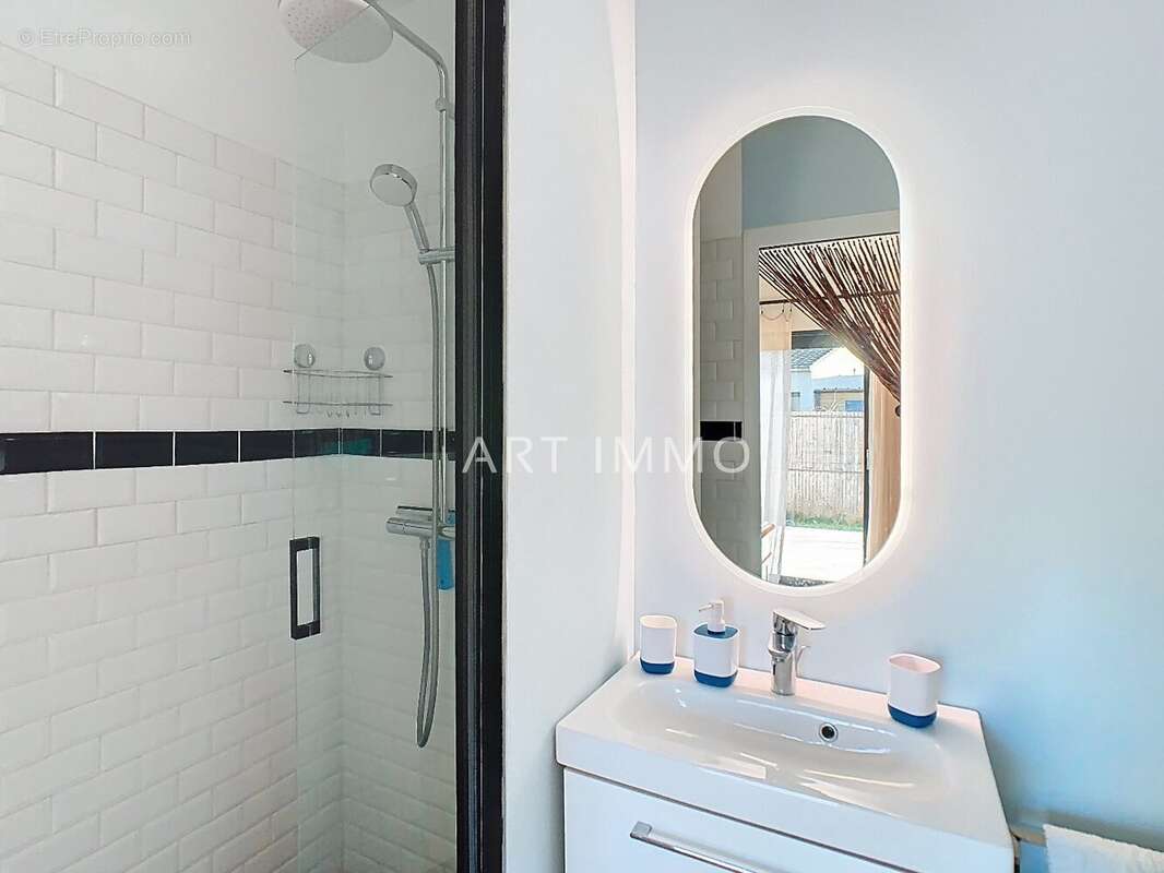 Maison à L&#039;ISLE-SUR-LA-SORGUE