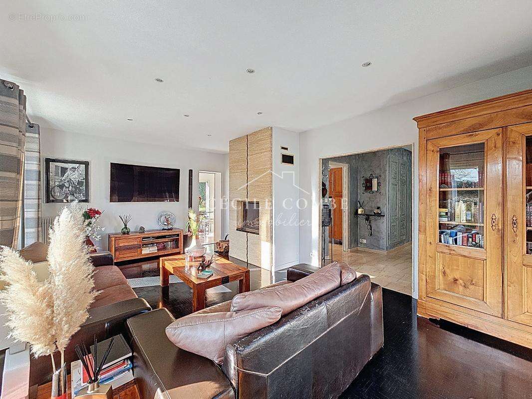 Maison à SAINT-LAURENT-DE-MURE