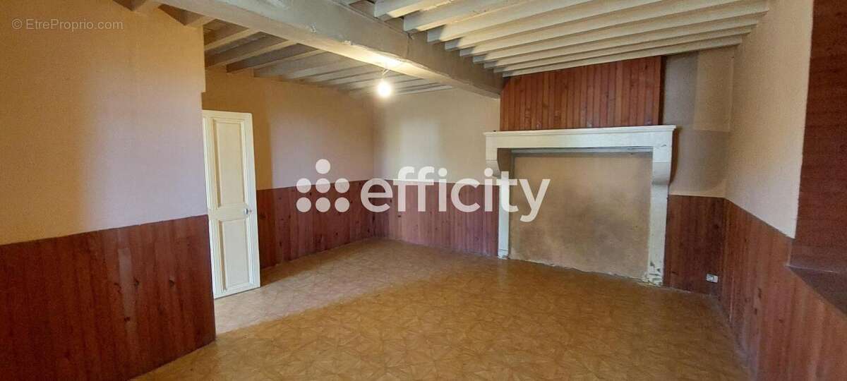 Maison à MONSTEROUX-MILIEU