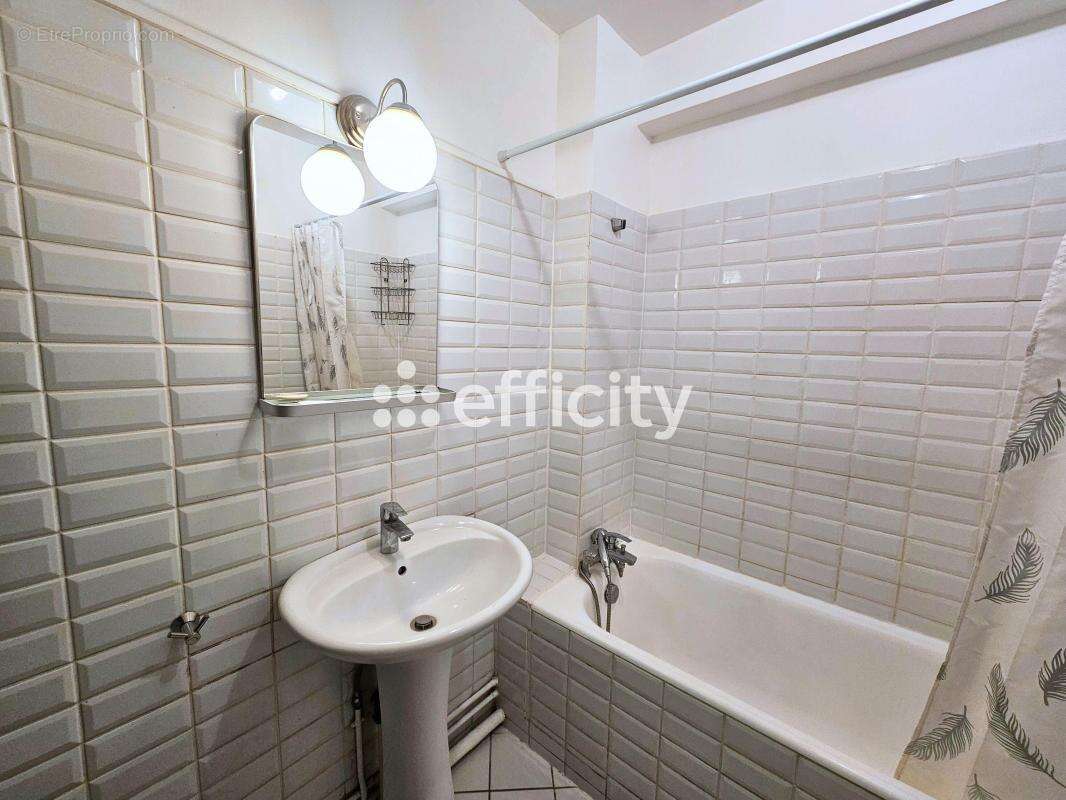 Appartement à PARIS-20E
