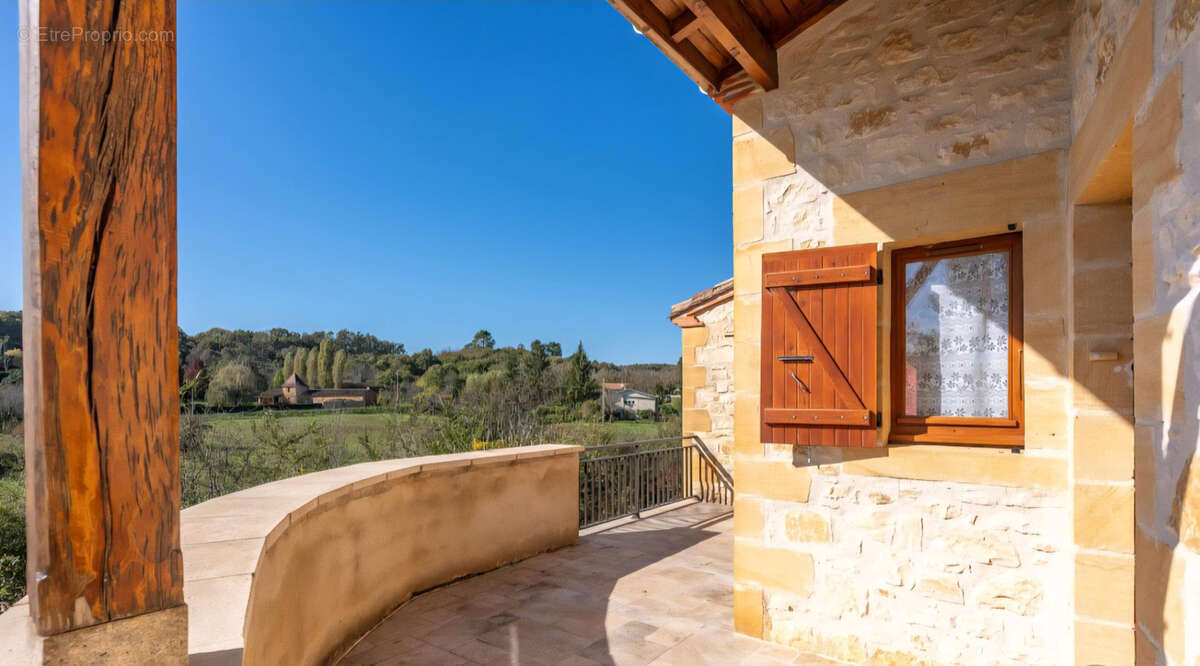 Maison à LACAPELLE-BIRON