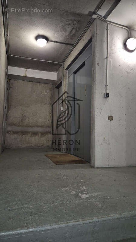 Parking à PARIS-19E