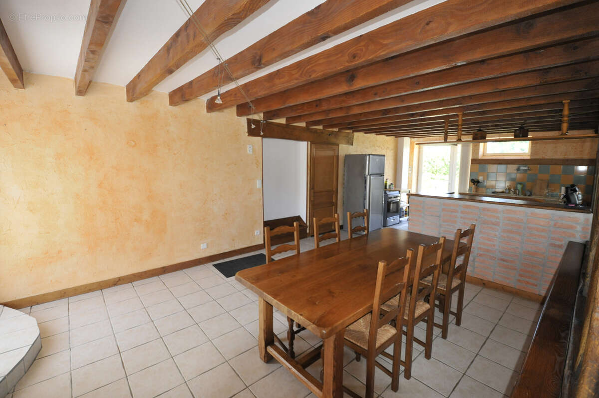 Maison à SAINT-HILAIRE-BONNEVAL