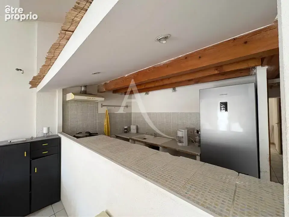 Appartement T3 au dernier étage Coeur de la Venise provençale - photo 3