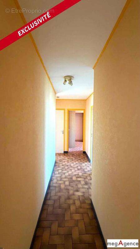 Maison de plain pied  3 chambres, séjour ouvert sur terrasse, sous sol total Jardin 403 m² clos- 78340 les clayes sous bois - photo 3
