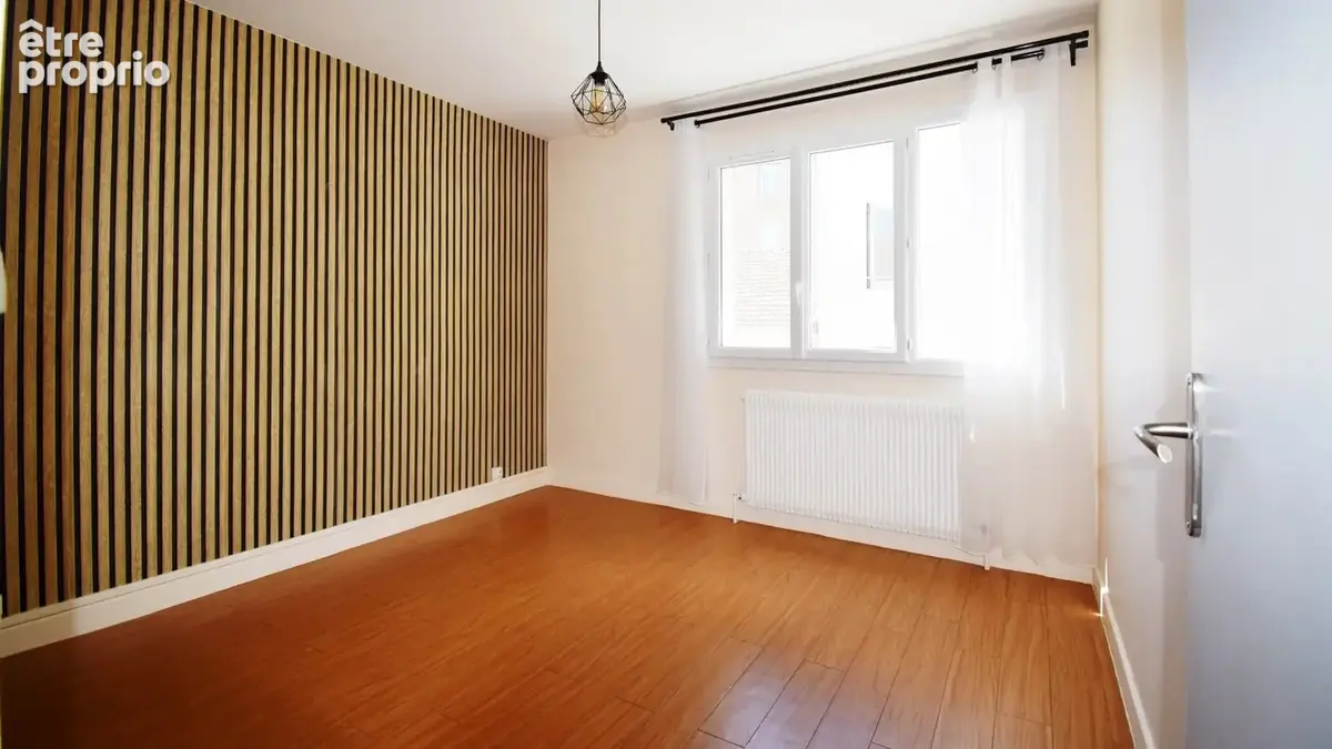 A VENDRE - Plan d'eau - Appartement 4 pièces avec garage et cave. - photo 9