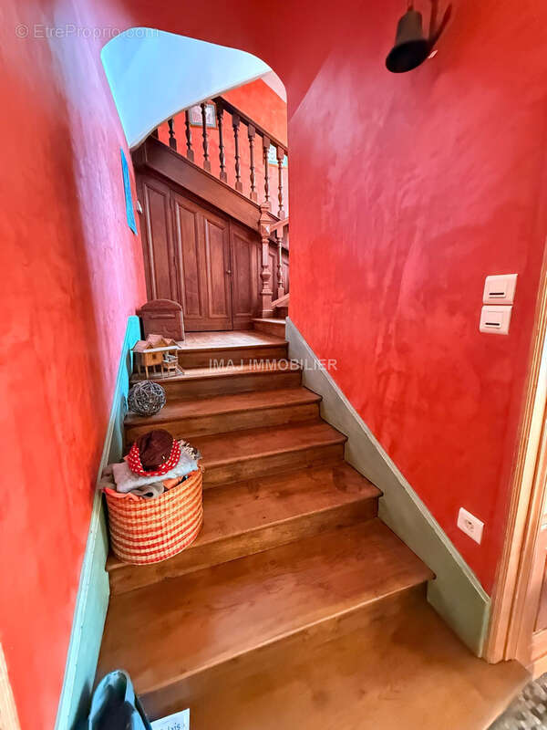 Maison à MIRECOURT
