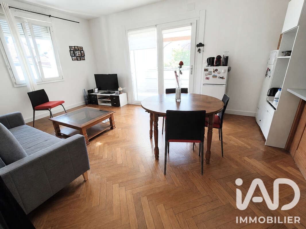 Appartement 110 m² à Menetrol  - photo 2