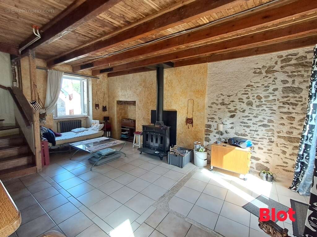 Maison 77 m² à Saint-Pierre-De-Plesguen  - photo 3