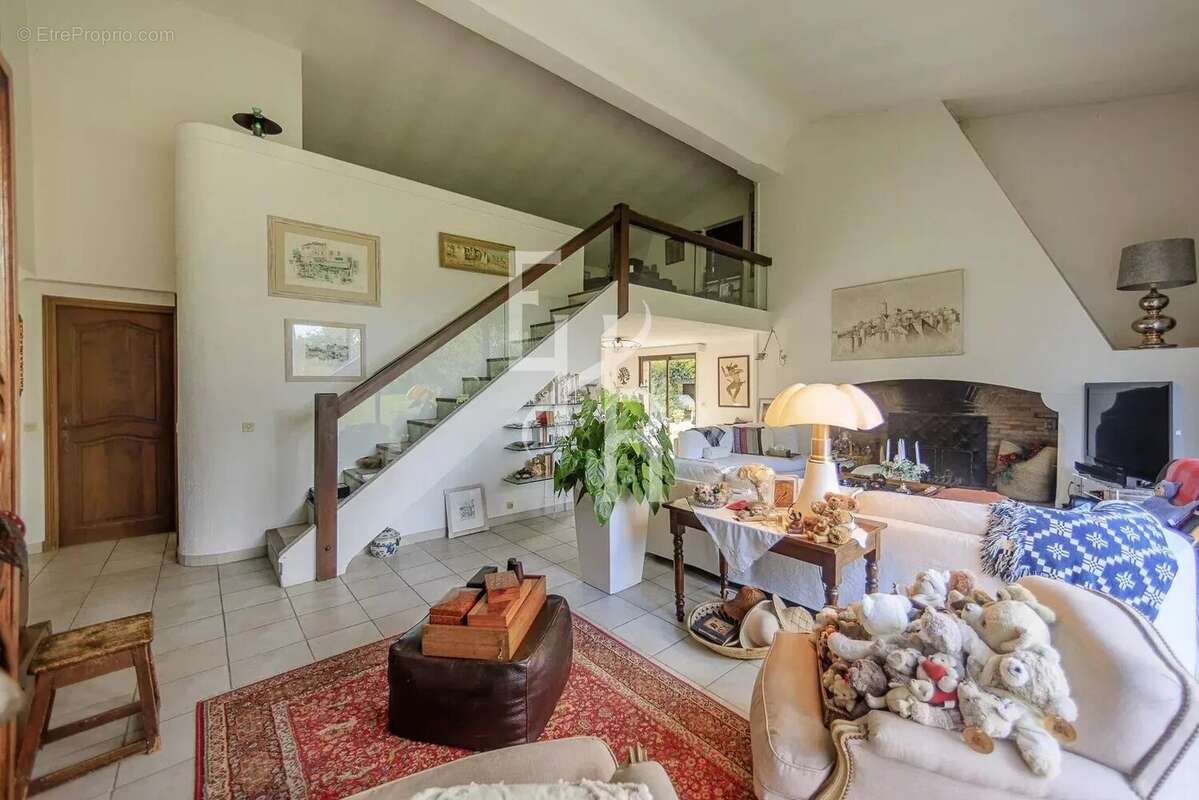 Maison à MOUGINS