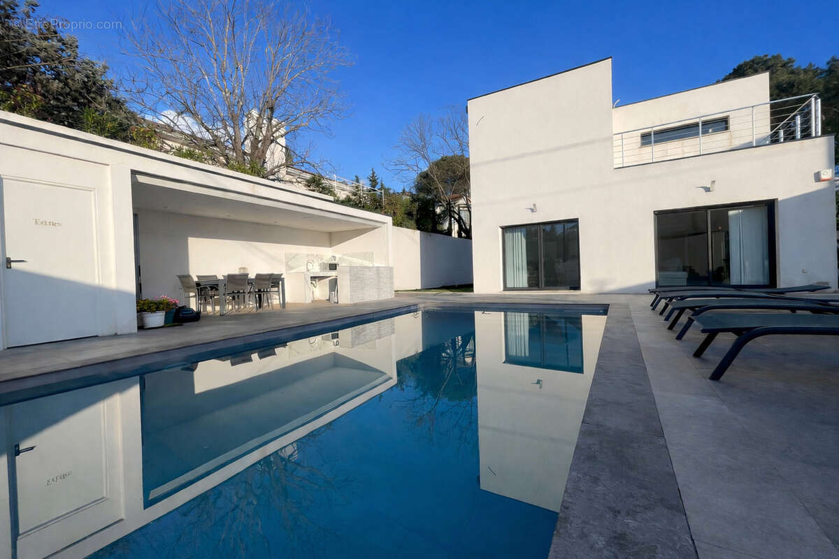 Villa contemporaine T6 avec piscine   Prestations modernes - AUBAGNE PROCHE CENTRE - photo 2