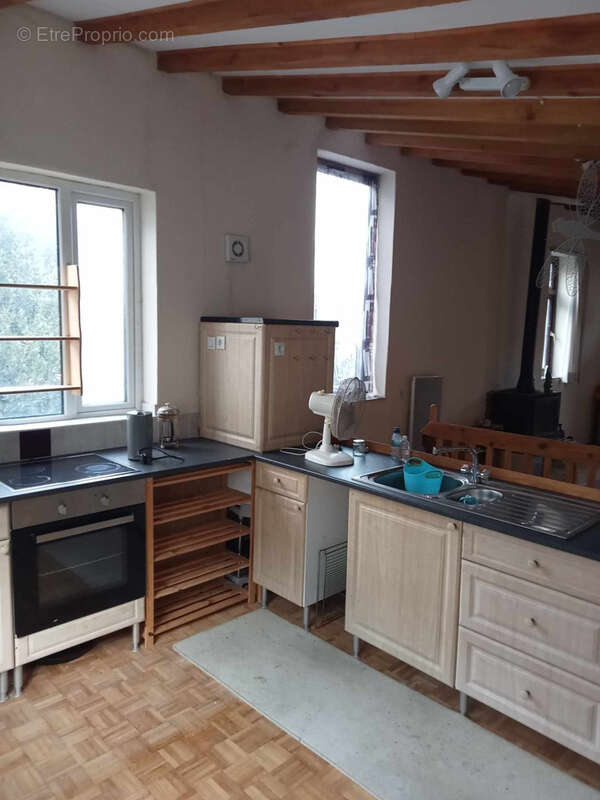 Opportunité rare de trois propriétés séparées en une ; idéal pour vivre et louer - photo 22