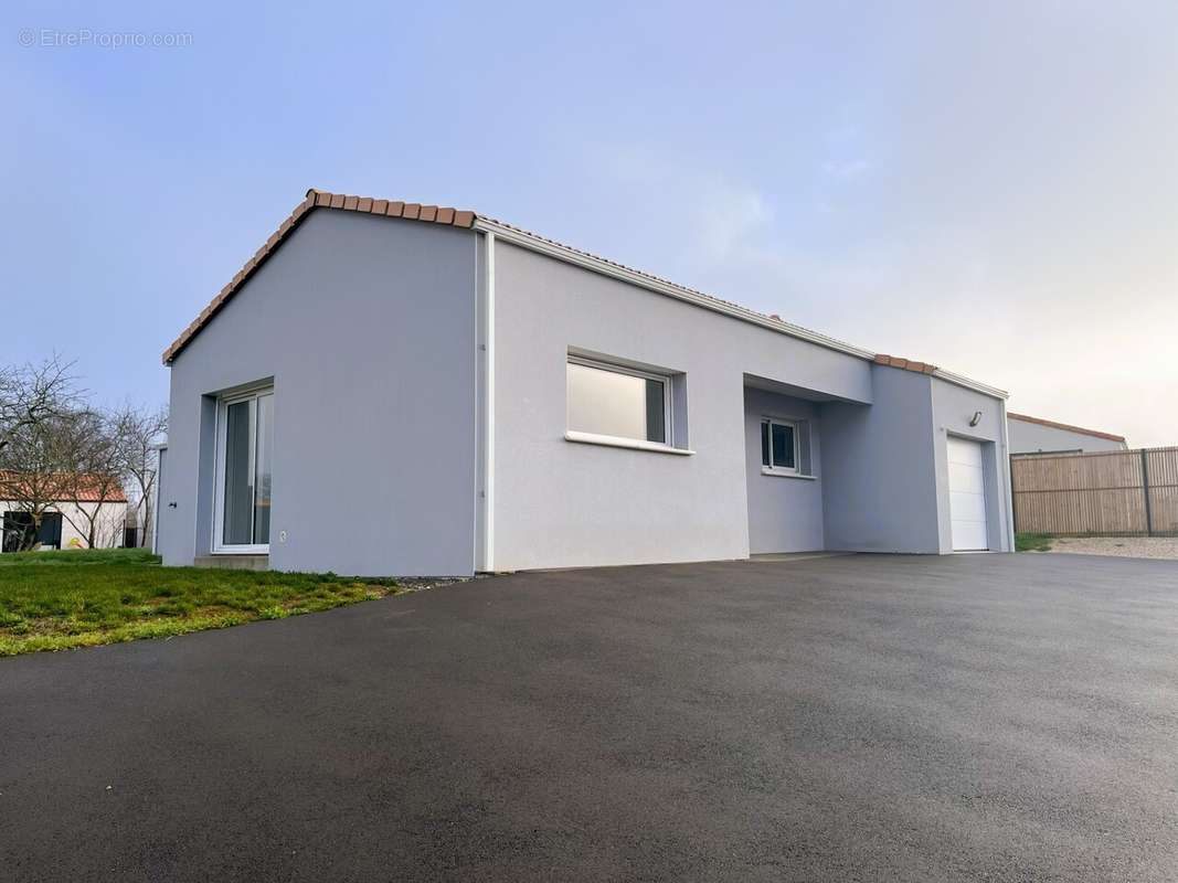 Maison à SAINTE-FLAIVE-DES-LOUPS