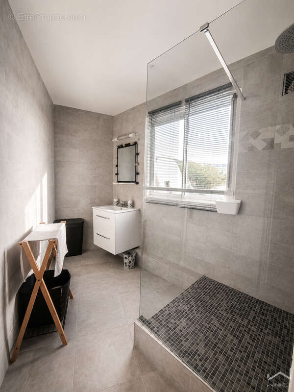 Élégance, Lumière et Vue Océan : Un Appartement à Découvrir Sans Attendre - photo 8