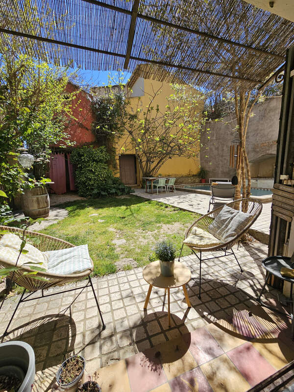 Maison à LA ROQUE-D'ANTHERON