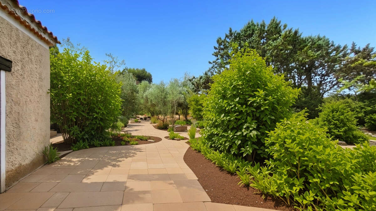 Maison à LE CASTELLET