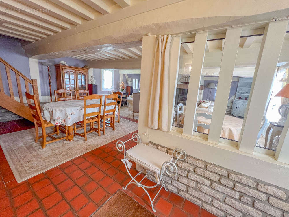 Maison à SAINT-GERVAIS-DES-SABLONS