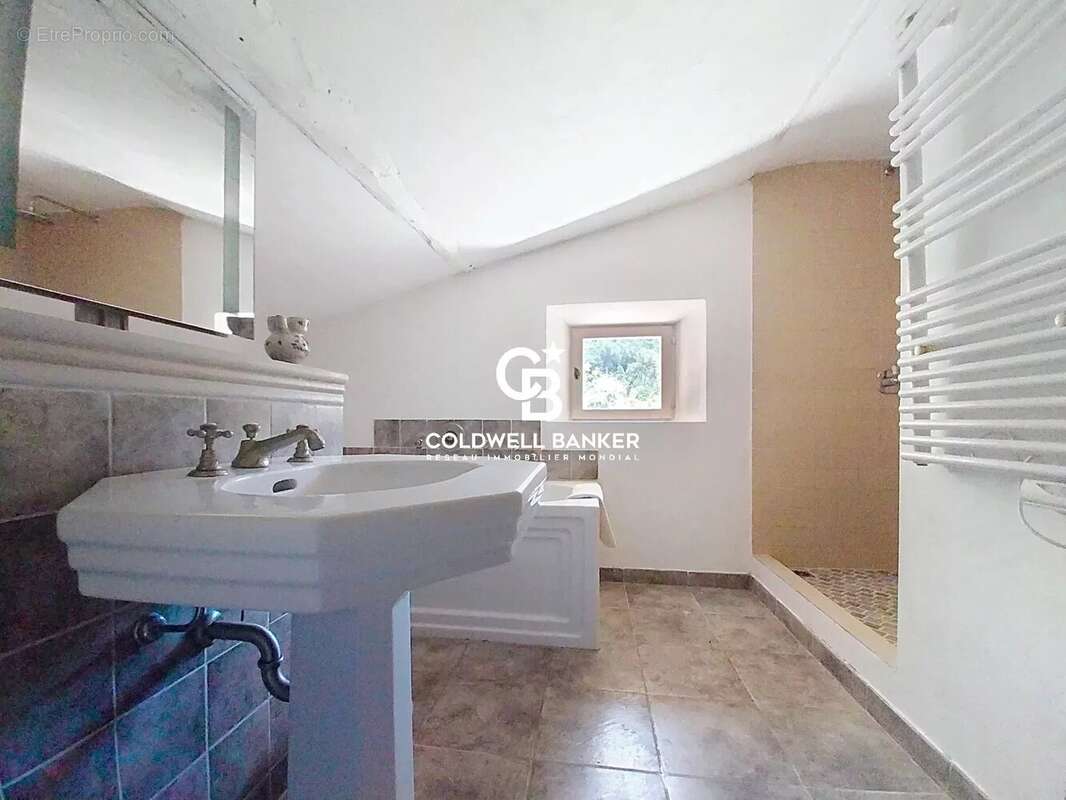 Maison à SAINT-ANTONIN-DU-VAR