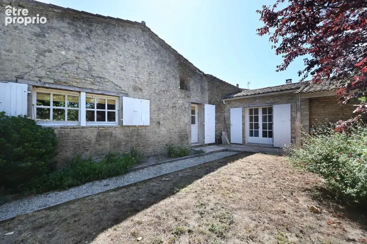 Belle propriété plein centre du village avec cours et jardin Les Portes En Re A VENDRE - photo 33