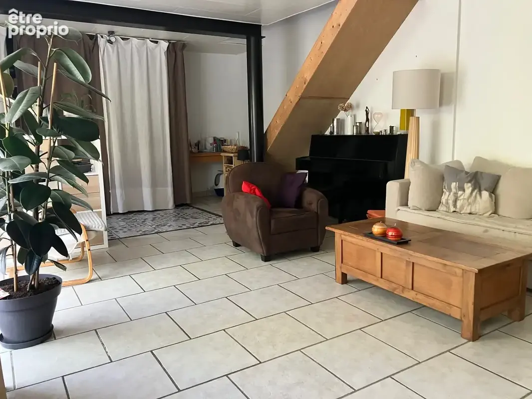 Maison en pierre rénovée avec plus de 50 m2 de dépendances et jardin arboré au cœur de Saint-Laurent-Médoc - photo 5