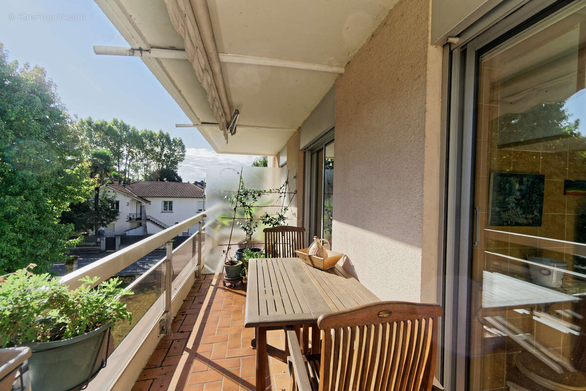 Appartement à BILLERE