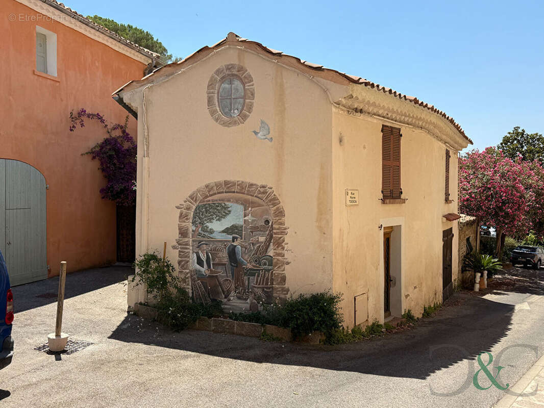 Maison à BORMES-LES-MIMOSAS
