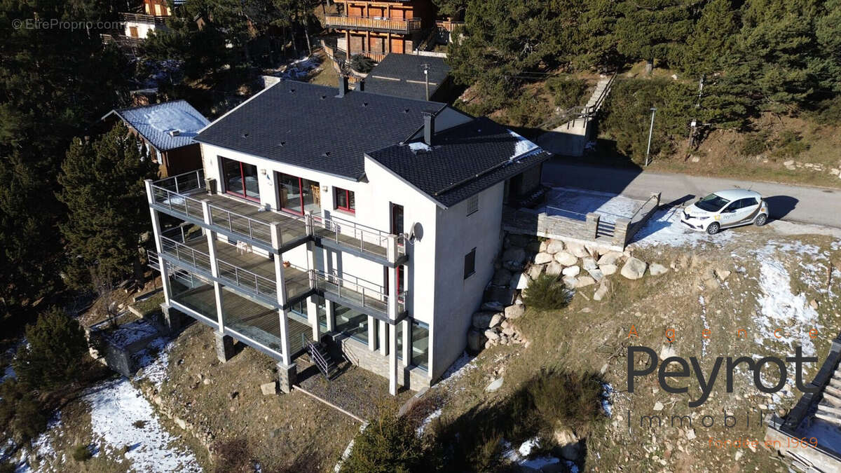 Maison à LES ANGLES