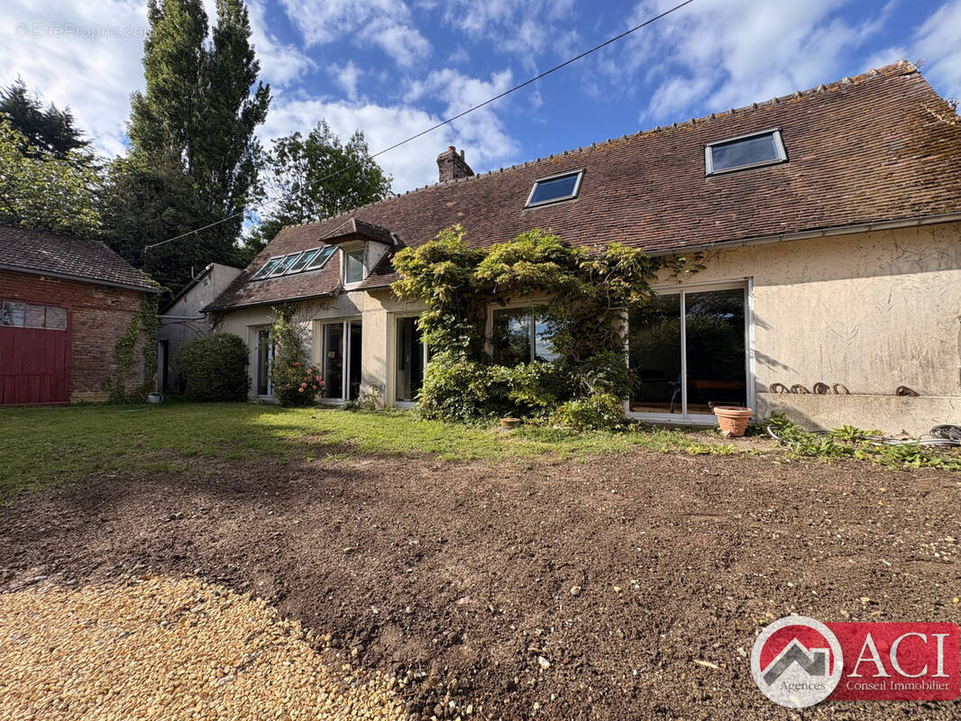 Maison à SAINTE-GENEVIEVE
