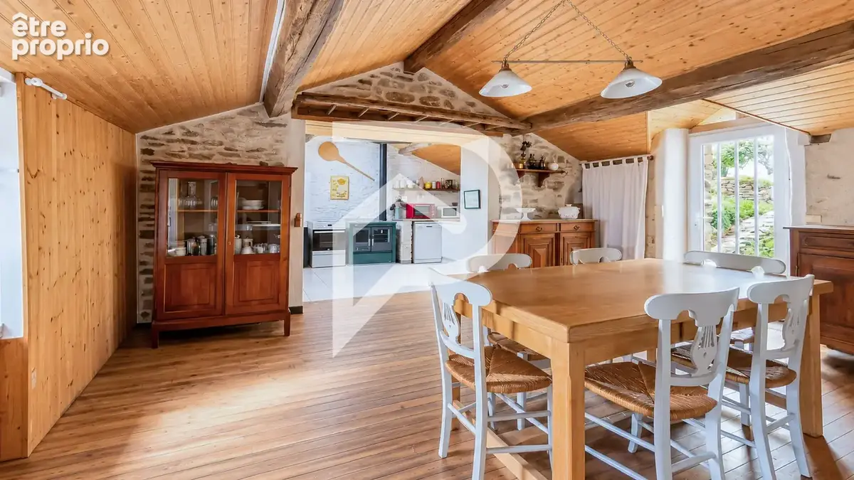 Maison en pierre 5 pièces 149 m² - photo 3
