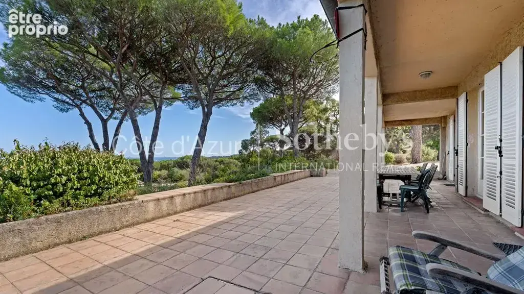 Ramatuelle, propriété à rénover avec vue mer panoramique dans le secteur des Marres - photo 17