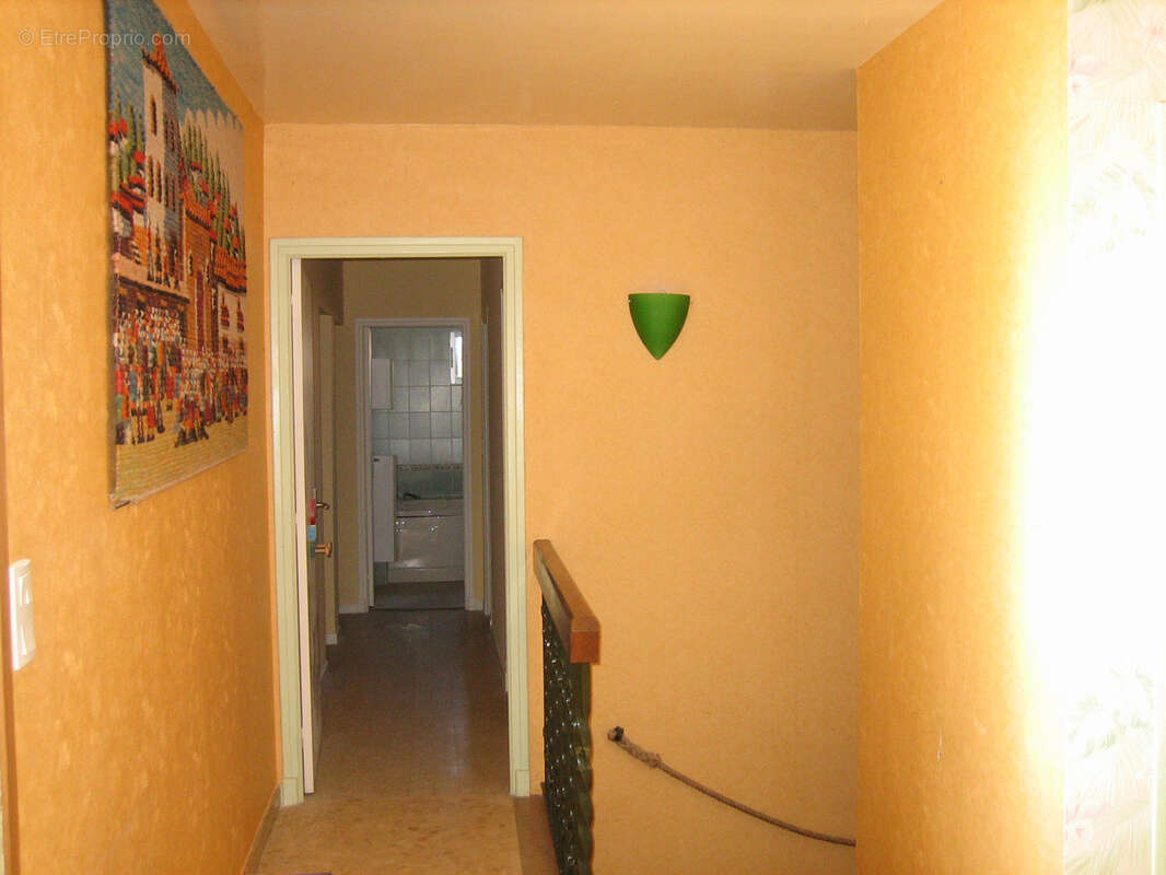 Maison à LARAGNE-MONTEGLIN